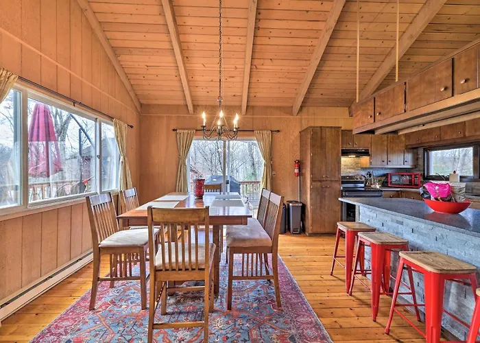 Fire Pit & Grill: Lakefront Poconos Cottage!