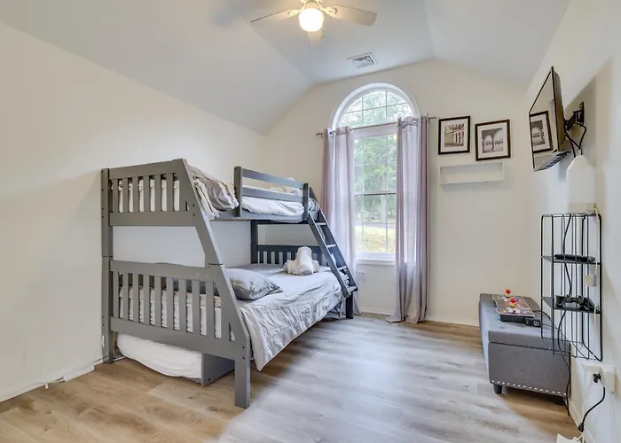 7 Mi To Camelback Mtn: Chic Penn Estates Home